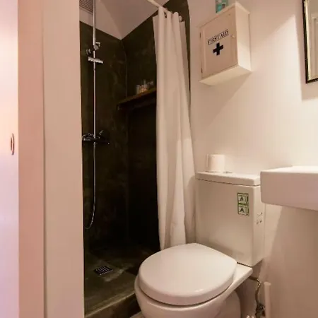 Studio Hideaway With Easy Access To Lisbon Center Exterior photo