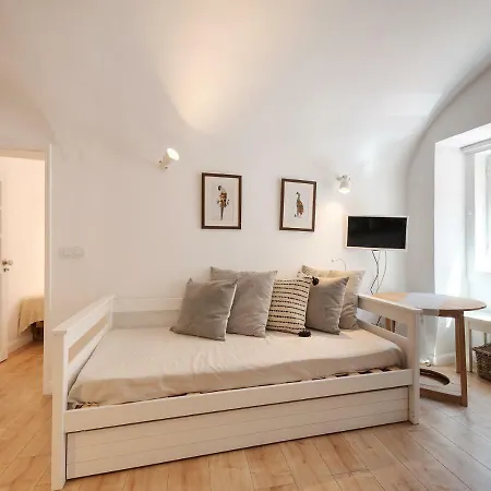 Studio Hideaway With Easy Access To Lisbon Center Exterior photo